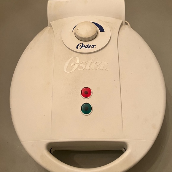Oster Arepa  Maker - Picture 1 of 2